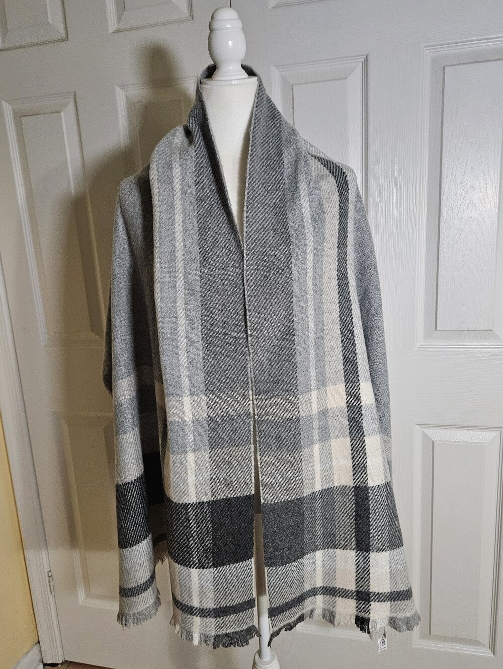 NWT GAP Oversized Plaid Blanket Scarf